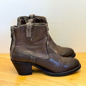FRYE Heeled Western Ankle Boot 8.5